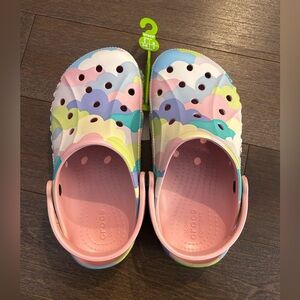 Crocs Kids Multicolor Clogs size j2 NEW WITH TAGS